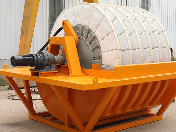 Rotary vaakumplaadi filter