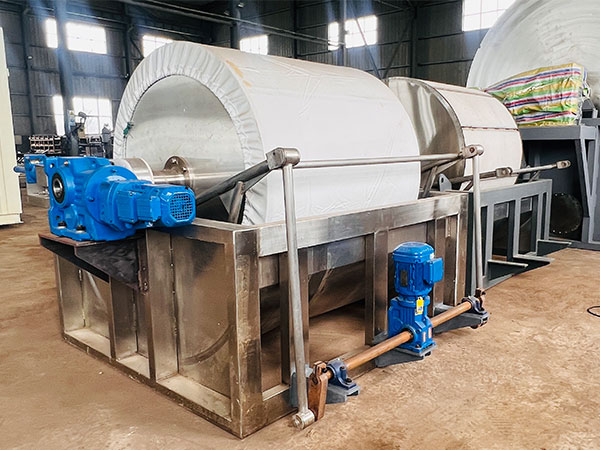 Pidev pöörlev vaakumfilter